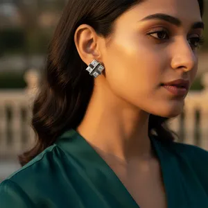 Boucles d'oreilles clous carrées tendance en argent pour femmes, boucles d'oreilles créoles carrées en zircon et perles, laiton plaqué rhodium pour fêtes et occasions religieuses - Product Image 3