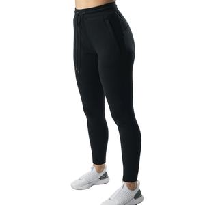 Ensemble de survêtement pour femme de qualité supérieure, style tendance, pull à capuche et pantalon de jogging, personnalisable, vente en gros - Product Image 1