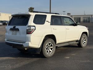 4Runn-er โตโยต้าสีขาวเป็นประกาย4WD ระดับพรีเมียม TRD off-road ใช้กับระบบนำทางเบาะหนังอัลลอยสตาร์ทด้วยรีโมท - Product Image 2