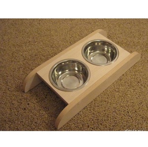 Mangeoire pour chiens et chats en bois naturel avec artisanat inspiré de l'agate - Product Image 1