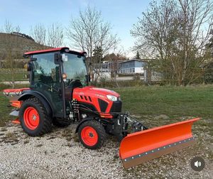 Tracteur agricole diesel 4x4 compact avec transmission par engrenages, direction assistée, système hydraulique, pompe 75 CV - Product Image 5