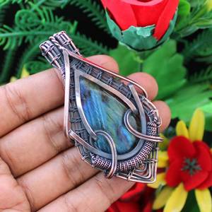 Colgante de alambre de labradorita hecho a mano, joyería de cobre, regalo artesanal único para ella, joyería de piedras preciosas naturales - Product Image 1