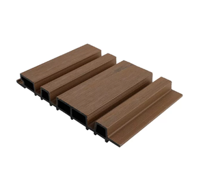 Revêtements muraux extérieurs modernes en WPC avec un design cannelé, panneaux de façade ignifuges et imperméables - Product Image 6