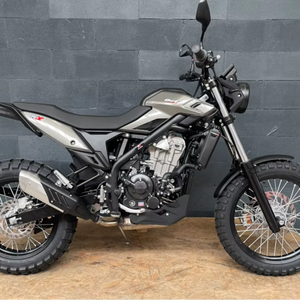 Motocicleta Enduro B e t a A-L-PX 4T 350 TE Euro 5, Recién Llegada en 2025 - Motor de 348cc y 4 Tiempos - Product Image 2