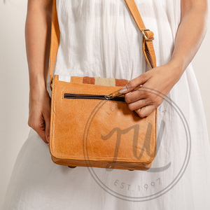 LW Nouvel Arrivage Western Aztec Sac à bandoulière en cuir usiné Vintage Brown Tooling Crossbody Bag Unique Aztec Matelassé Leather Handbags - Product Image 4