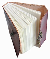 Diario Encuadernado en Cuero Hecho a Mano, Tamaño B5, Estilo Vintage Retro, Cuaderno de Viaje, Diseño en Relieve, Cierre con Candado, Tapa Dura, Papel Resistente al Agua, Ideal para Regalo