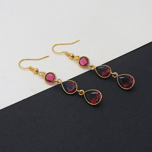 Pendientes Colgantes Bohemios Hechos a Mano con Flores y Múltiples Piedras Preciosas |   Granate Hessonita Rosa Fucsia |   Latón Chapado en Oro de 18K Sin Níquel - Product Image 2