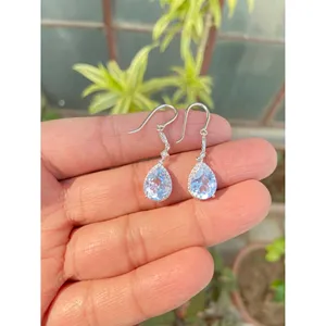 Boucles d'oreilles pendantes en argent 925 avec motif poire et goutte d'eau, plaquées or, design créoles pour mariages - Product Image 1