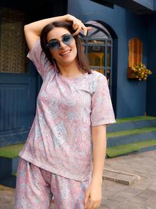 Tissu de rayonne de la nouvelle collection de créateurs moderne Co-ord Western Wear Surat fabriqué d'excellente qualité pour le moderne pakistanais indien - Product Image 3