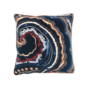 Coussin doux brodé en 100% coton à motif de marbre écologique chic avec un design recyclable et un look moderne pour les intérieurs contemporains - Product Image 1