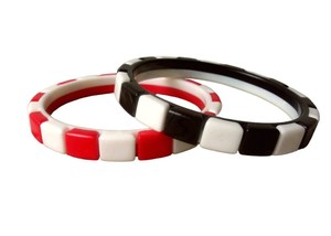 Meilleurs Bracelets Joncs Classiques pour Femmes – Design Élégant, Vente en Gros, Colorés, Géométriques Irréguliers, en Acrylique, Fantaisie, Tendance, pour Fête - Product Image 2