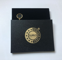 Caja de regalo rígida de cartón gris con soporte de EVA de terciopelo de alta densidad, envuelta en papel artístico especial, para empaque de regalo de medallas y monedas.