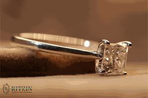 Bague de fiançailles style solitaire en diamant taillé princesse pour femme - Product Image 2