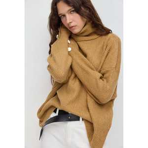 Pull en tricot à col roulé décontracté avec détails boutonnés sur les manches 100% acrylique - Product Image 2