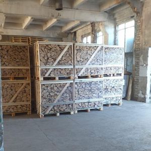 Bois de chauffage 100% chêne sur palettes, bois de chauffage de pin Klin pour le marché européen, produits liés à l'énergie - Product Image 1