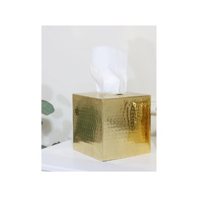 Caja de Pañuelos de Lujo Hecha a Mano, Ecológica, de Metal Dorado Brillante, Forma Cuadrada Moderna, Tamaño Grande, Diseño Elegante y Decorativo - Product Image 1