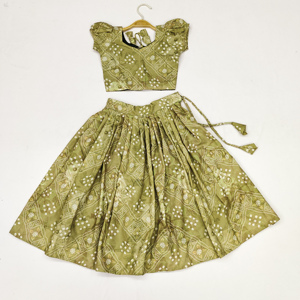 Ensemble Shoryam Fashion pour enfants, traditionnel, Mehandi Bandhani Lehenga Choli, longueur au sol, séchage rapide |   Fête festive de Diwali et de mariage - Product Image 1