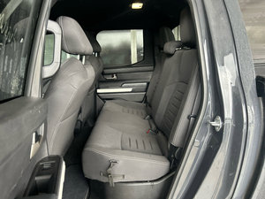 Toyota Tacoma TRD Off Road d'occasion propre 2024 - Product Image 6