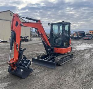 Miniexcavadora Kubota KX033-4 2019 - 3.3 Toneladas - 24.8 HP Diésel - Equipo de Construcción Compacto y Eficiente - Product Image 1