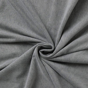 เสื้อยืดผู้ชายทรงบ็อกซี่โอเวอร์ไซส์ คอวีแบบหลวม สไตล์สตรีทแวร์ ผ้าคอตตอนหวีอย่างดี รับสกรีนลายตามสั่ง - Product Image 4