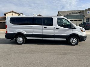 TRANSIT 350 XL AWD 2023, faible kilométrage, moteur en excellent état, transmission automatique, toit ouvrant panoramique, feux LED, prêt à être expédié - Product Image 4