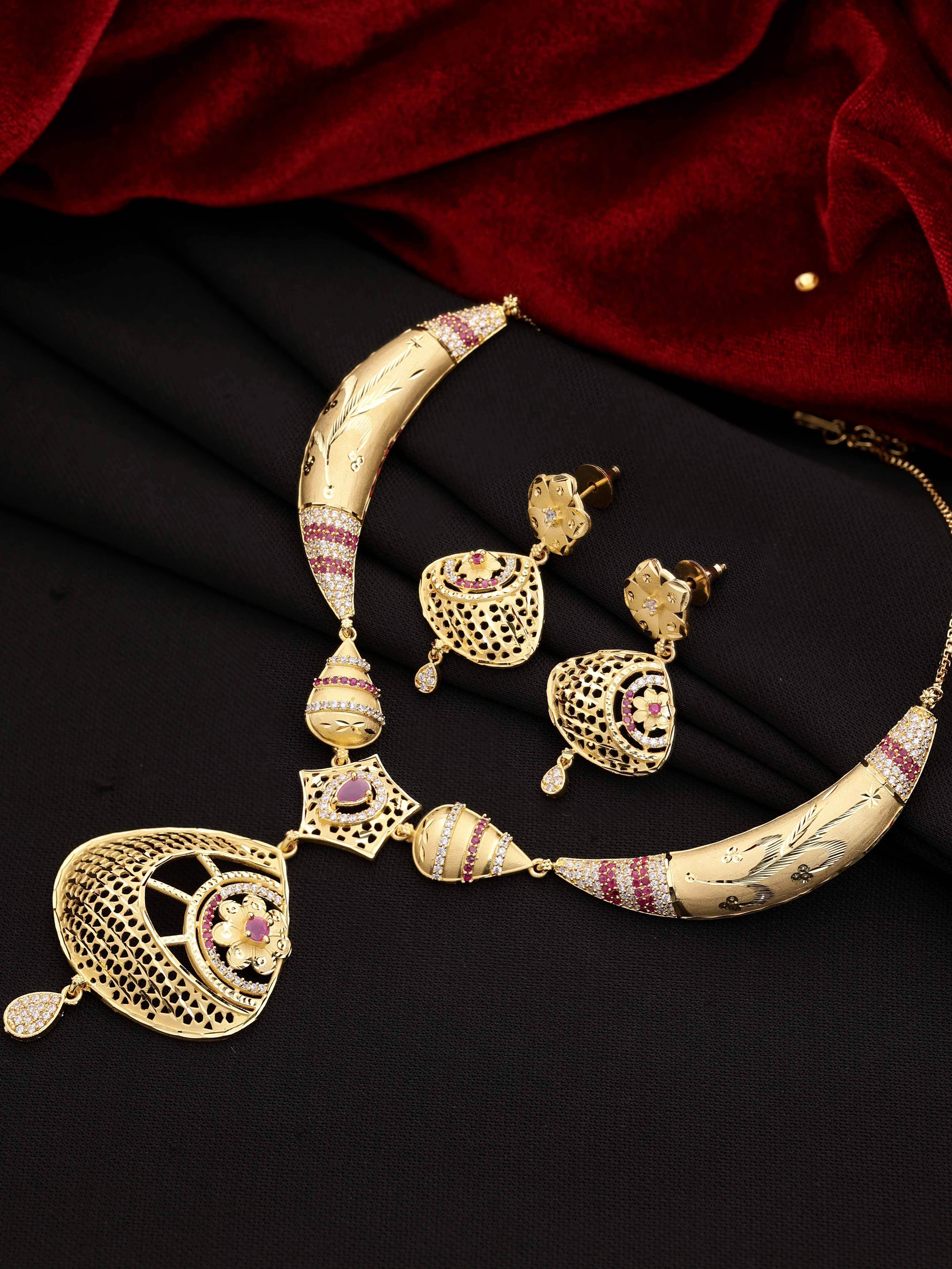 Forming AD Choker Necklaces