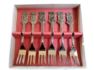 Ensemble de fourchettes en acier inoxydable avec poignée en laiton gravé parfait pour les accessoires de cuisine et de restaurant de table de mariage faits à la main - Product Image 6