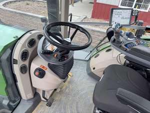 Tractor Agrícola Fendt 936 VARIO 4WD, Potencia Nominal de 100 CV, Bomba de Motor Automática, Caja de Cambios, Transmisión por Engranajes, Rodamiento, Núcleo del Motor Incluido - Product Image 4