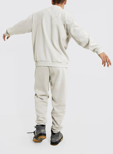 Survêtement à capuche élastique à manches longues pour hommes, avec logo et design personnalisés, de meilleure qualité, style décontracté et ajusté - Product Image 4