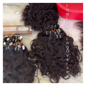 Paquets de tissage bouclés naturels Extensions de cheveux humains non traités Vente en gros de cheveux alignés sur les cuticules de qualité supérieure pour les revendeurs - Product Image 1