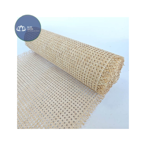 Disponible: Malla de Ratán Natural Hecha a Mano, Tejido Diagonal con Diseño de Flor de Loto Azul - Product Image 1