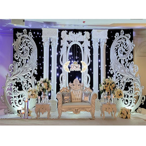 Décor de scène de mariage moderne de style palais blanc, thème canadien contemporain, conception de scène de réception de Brampton, décorations de mariage de Toronto - Product Image 1