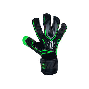 ถุงมือโกลเกอร์ซ้อมฟุตบอลทรงดัมโบ้4มม. ลายนูนด้านหลังขนาด2.5มม. ทำจากโรงงานปากีสถาน - Product Image 3