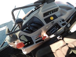 Tractor Kubota M6060HDC 2017 en venta - Product Image 5