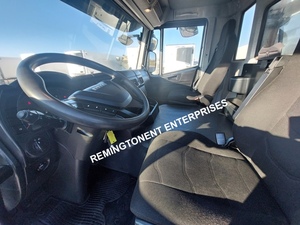 Camion benne Iveco Trakker X-Way 8X4 Diesel Manuelle 451-500 CV Euro 5 Neuf pour Transport Industriel Lourd - Product Image 6