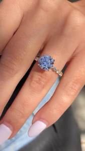 Anillo de Compromiso con Diamante Ovalado Cultivado en Laboratorio, Oro de 18 Quilates, Certificado IGI, Engaste de Garras, 1.5-2.0 Quilates, Personalizable, Regalo de Lujo para - Product Image 2