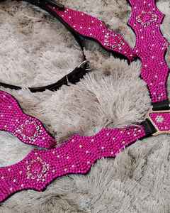 Ensemble de sellerie western en cuir véritable avec strass roses, léger, avec têtière et collier de poitrage, personnalisation disponible - Product Image 5
