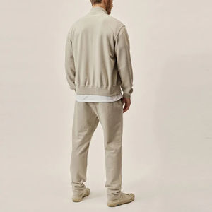 Trajes deportivos para hombre con tejido flexible, soporte activo y estilo moderno, ideales para práctica de fitness, entrenamiento y uso diario. - Product Image 3