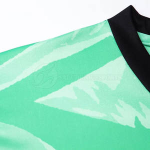 Uniforme de football personnalisé de haute qualité pour adultes vert avec logo imprimé Ensembles de vêtements de sport d'usine avec nom de grande taille pour équipe de club - Product Image 5