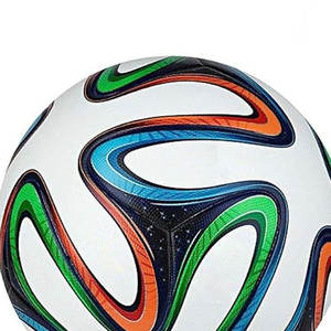 Ballon de football personnalisé anti-déflagrant en PVC pour l'entraînement Logo personnalisé 5 Ballon de football Vente en gros - Product Image 2