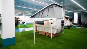 OFERTA en Mini Camioneta Camper Moderna y Limpia, Compacta, Todoterreno, con Techo Elevable, Cocina, Baño, Energía Solar, Impermeable, de Fibra de Vidrio, Plegable - Product Image 4