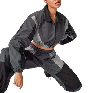 Conjunto cortavientos de chándal de nailon para mujer con media cremallera recortada de alta calidad personalizada 2026 - Product Image 1