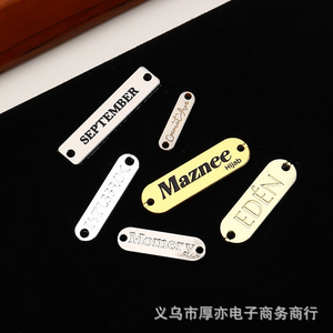ป้ายโลโก้โลหะผสมสังกะสีหล่อขึ้นรูปสำหรับเสื้อผ้า หมวก กางเกงยีนส์ ป้ายแขวน - ป้ายแบรนด์รูปสี่เหลี่ยมผืนผ้าชุบเคลือบแบบกำหนดเอง - Product Image 2