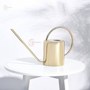 Arrosoir essentiel pour jardin en acier inoxydable couleur or arrosoir pour plantes avec poignée et bec modernes et brillants - Product Image 5