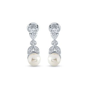 Pendientes colgantes elegantes con perlas brillantes y delicadas características de diamantes para un proveedor indio de glamour sin esfuerzo - Product Image 2