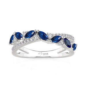 Anillo de Boda Jeulia Olivetta Classic Twist Eternity - Anillo de Promesa Geométrico de Corte Ovalado Chapado en Rodio - Product Image 2