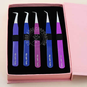 Pinzas para Extensión de Pestañas con Logotipo Personalizado, Punta de Fibra, Agarre Nano, Curvadas, Clásicas, Probadas a Mano, Antideslizantes - Product Image 1