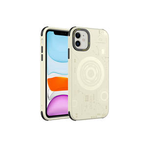 Coque de protection de luxe Netzy à motifs dorés, en TPU souple et PP, compatible avec la charge sans fil pour iPhone 11, 11 Pro, 7 Plus - Product Image 1