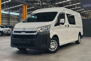 Bus Hi-Ace 2022 Automatique d'Occasion en Excellent État, Conduite à Gauche - Product Image 6