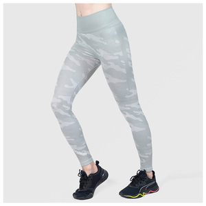 Mallas de gimnasio transpirables, mallas deportivas para mujer, pantalones de yoga de cintura alta de secado rápido con logotipo de impresión personalizado - Product Image 3